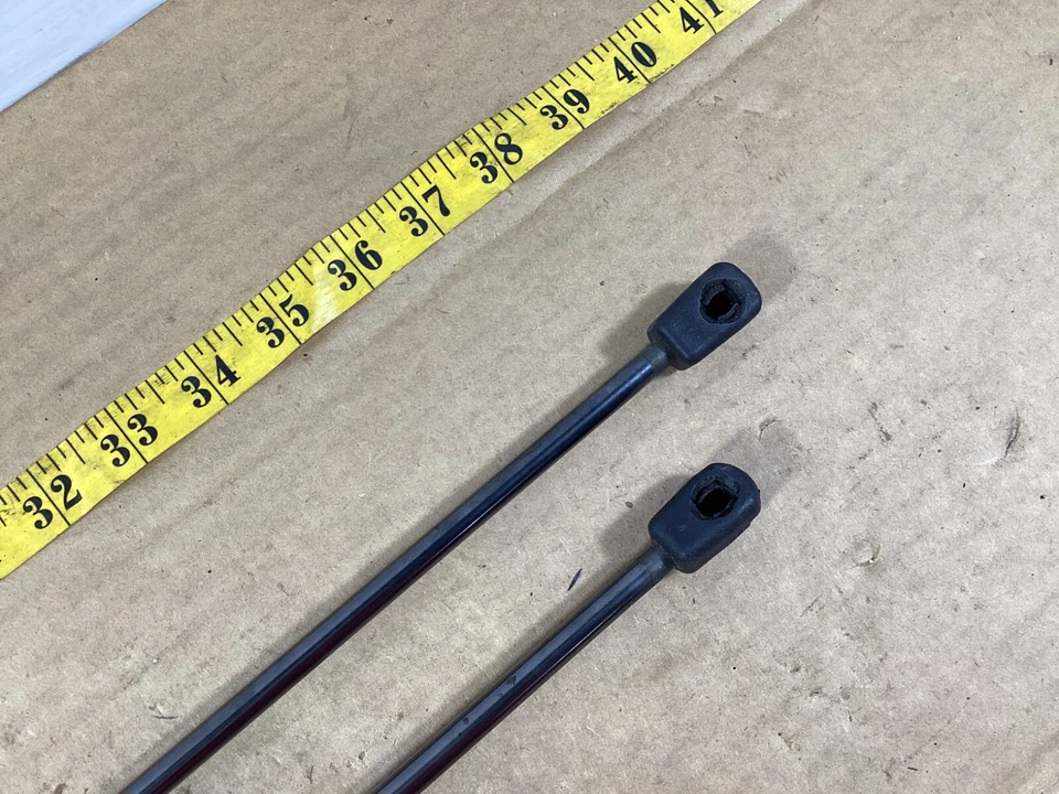 Juego de puntales amortiguadores capó delantero izquierdo derecho Mercedes Benz E350 2010-2016 OEM. Foto 2 de 4