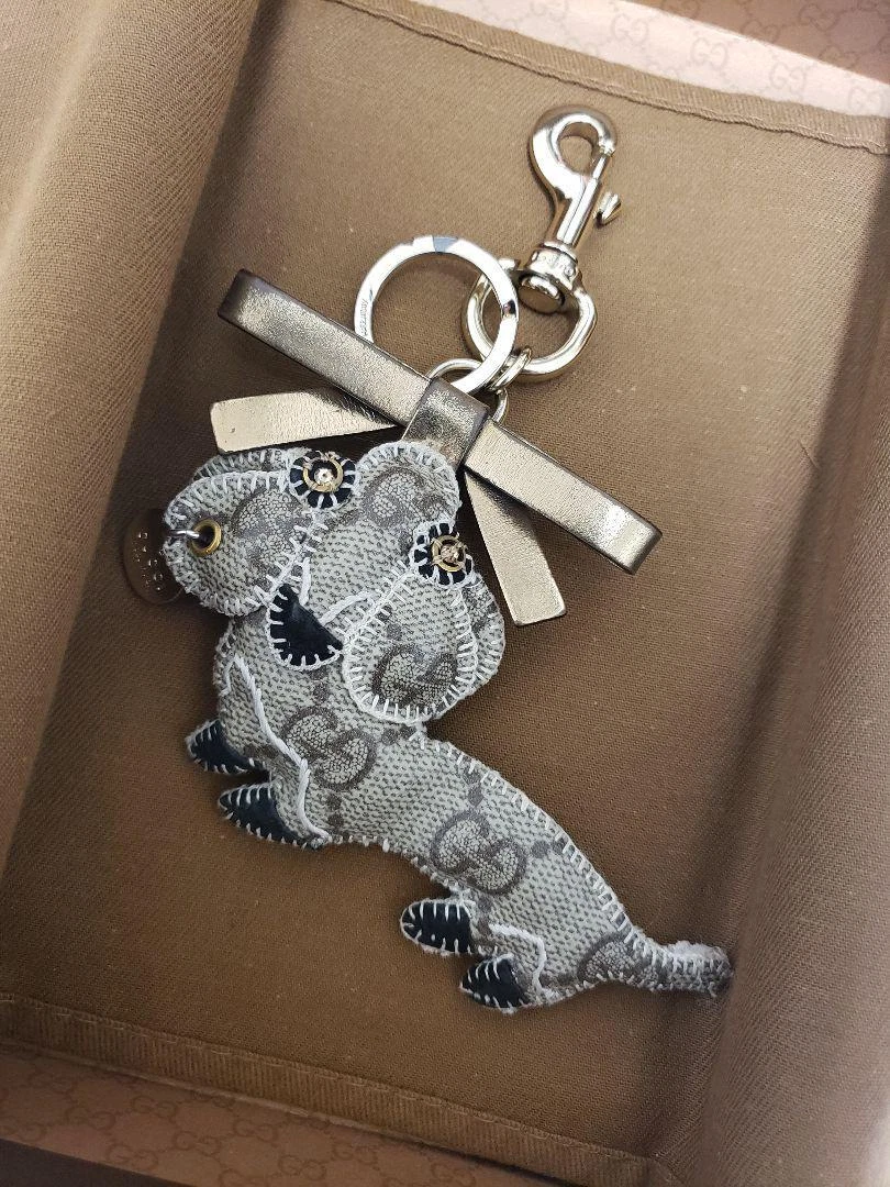 GUCCI GG Supreme Dachshund Dog Key Ring Bag Charm Keychain Beige FS JP USED