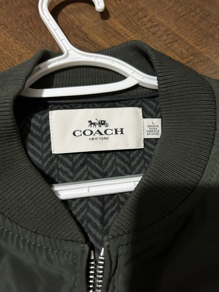 Chaqueta universitaria ligera Coach para hombre con parches - verde oliva L militar Foto 2 de 4