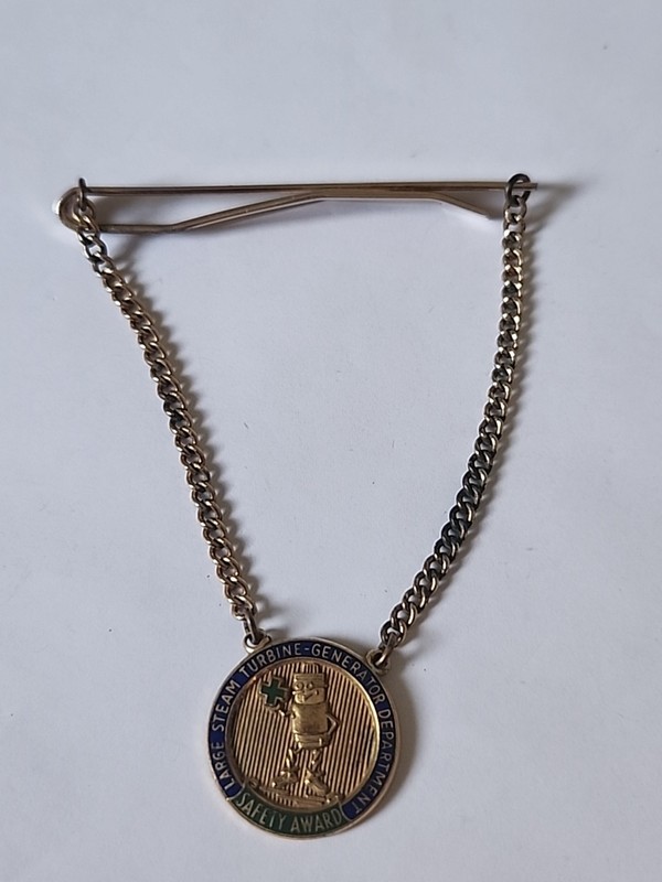 Vintage General Electric GE Safety Award Tie Clasp Bar Chain Gold Tone