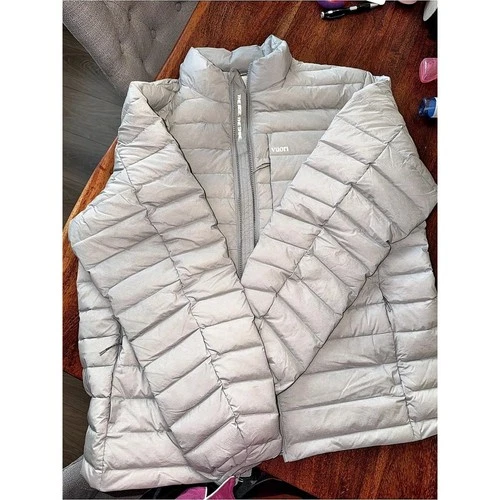 Vuori Steadfast Insulated Full Zip Jacket Puffer Silver XL - product listing photo