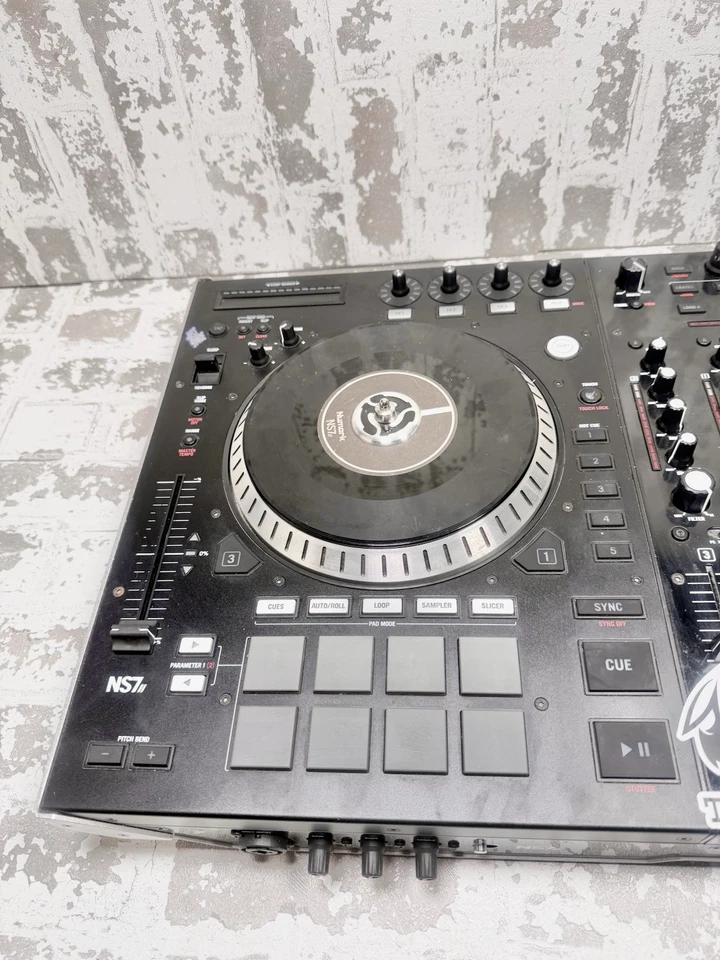 NUMARK NS7II CONTROLLER - Image 2 of 4