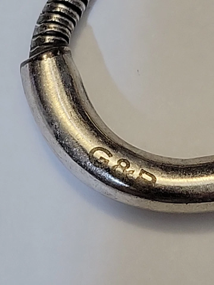 Pendientes enchapados en plata modernistas de diseño Giles & Brother Foto 3 de 4