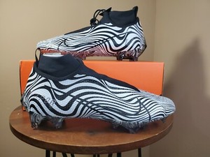 cleats ao8277