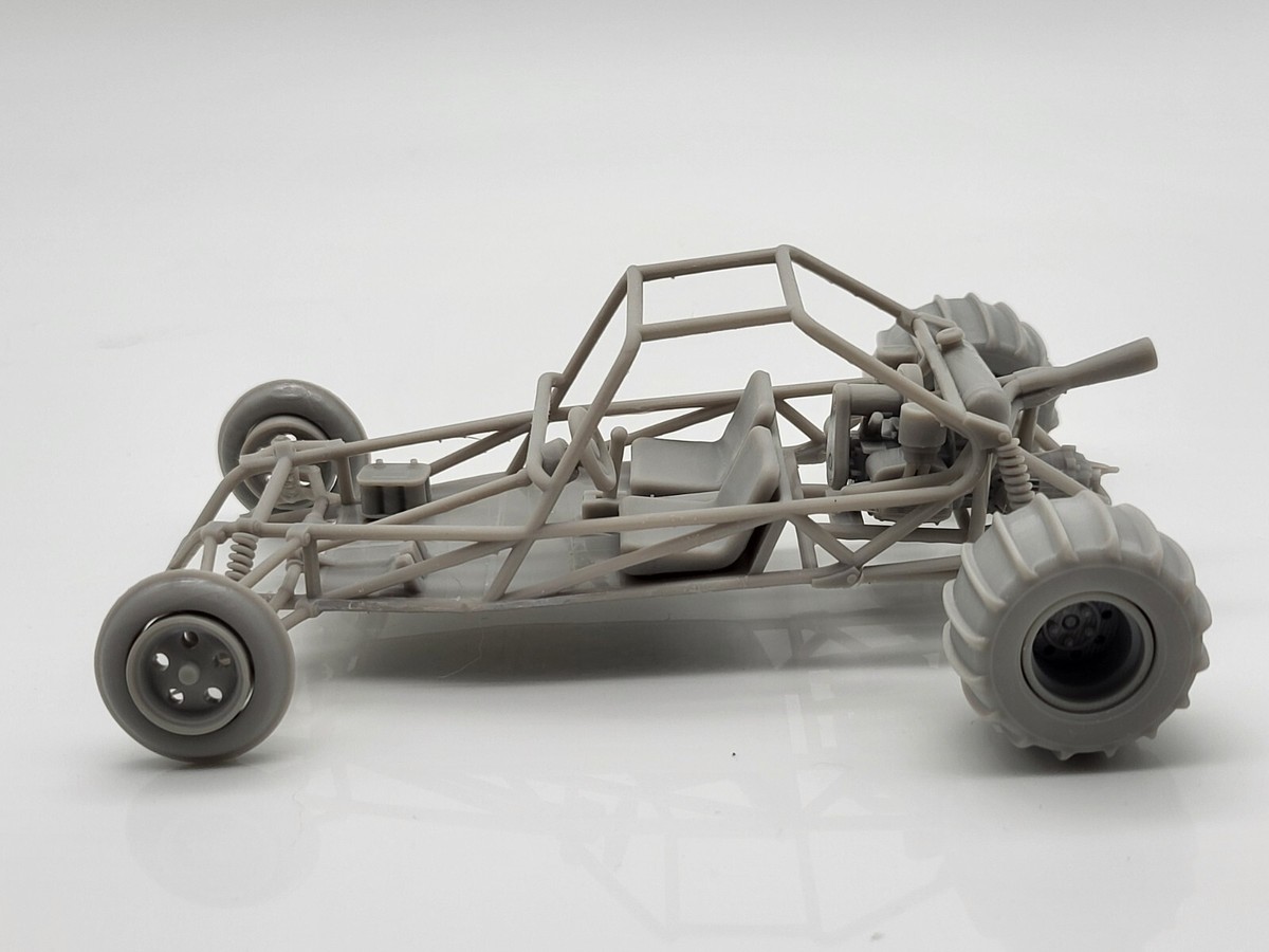 Two-seater Old School Dune Buggy Fully Detailed 1/25 Scale Model