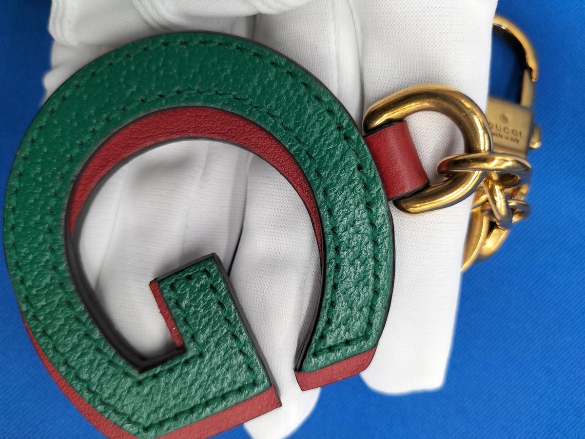 グッチ GUCCI 緑色の玉付きツイストデザインキーホルダー ウェブ ストライプ キーチェーングリーン＆レッド キャンバス