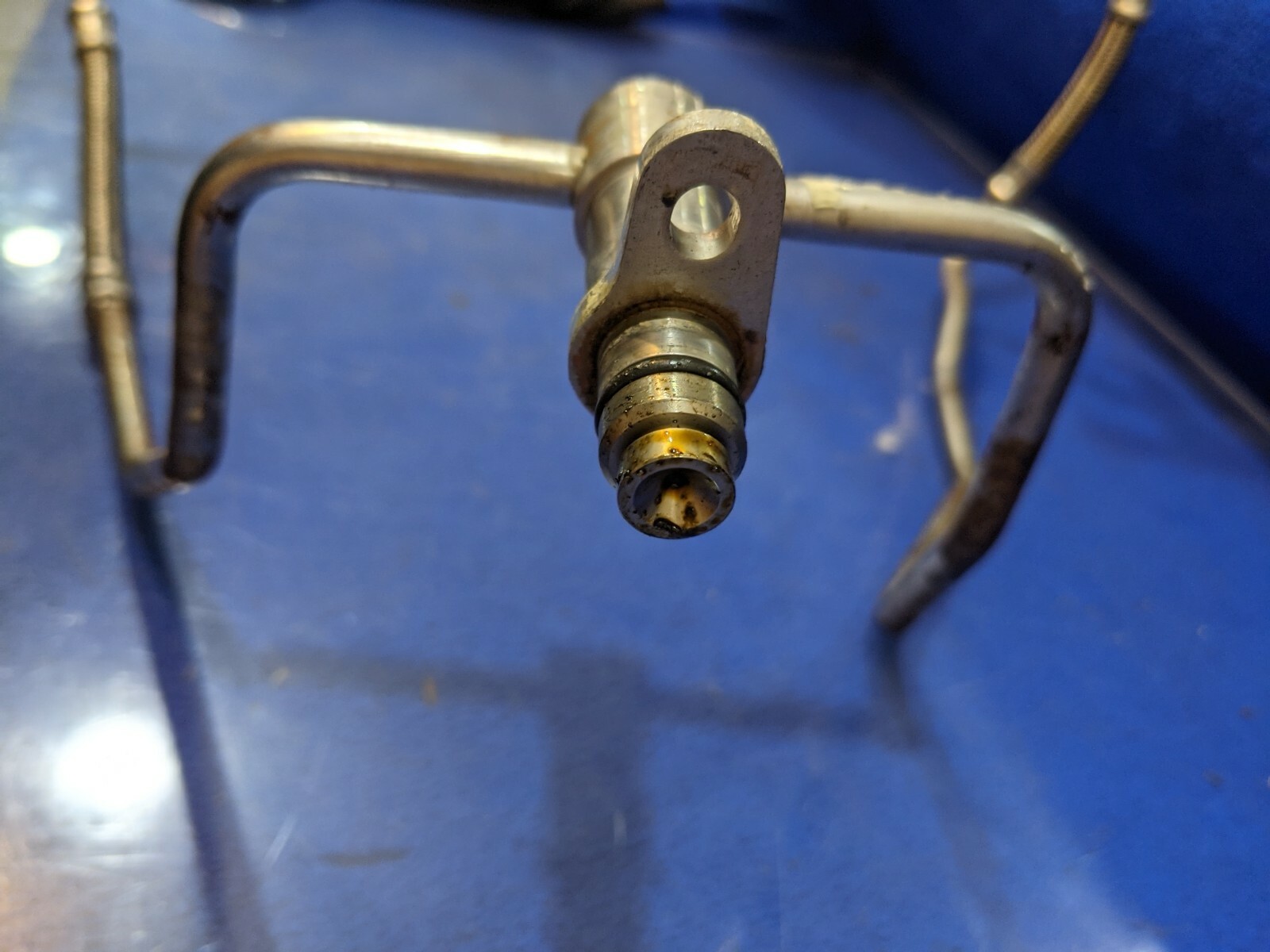 2009-2012 BMW 750i f01 f02 n63 x5 550i F10 Oil Feed Line Pipe