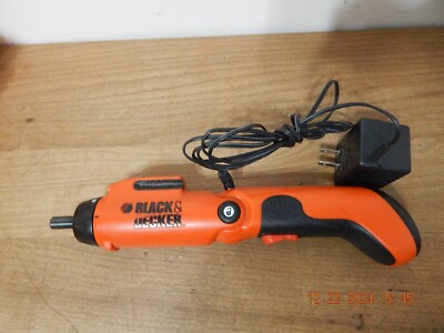 BLACK DECKER Pivot Driver Screwgun w/ Charger PD360