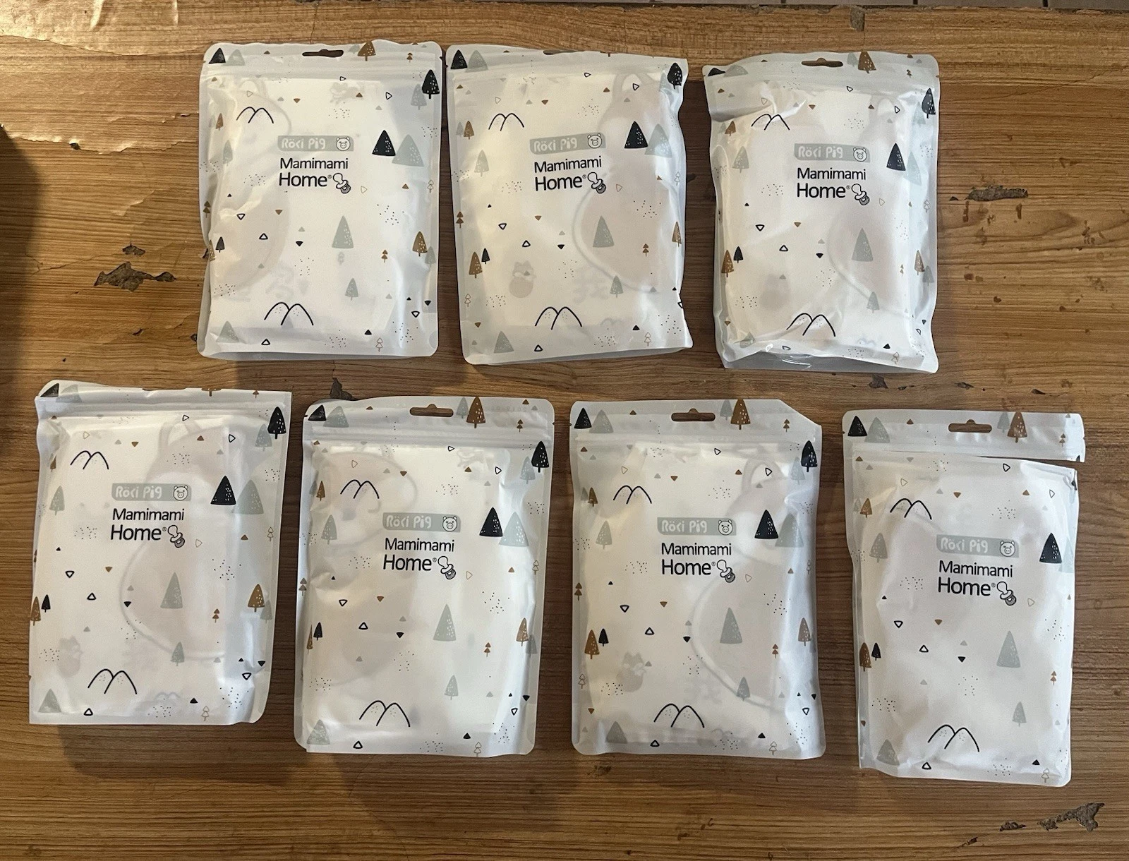 Mamimami Home Disposable Baby Bibs 7 Packs of 10 - 70 pcs
Opens in a new window or tab