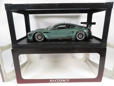 1:18 Autoart 80503 Aston Martin DBR9 24 hrs Le Mans 2005 Plain Body Version gün