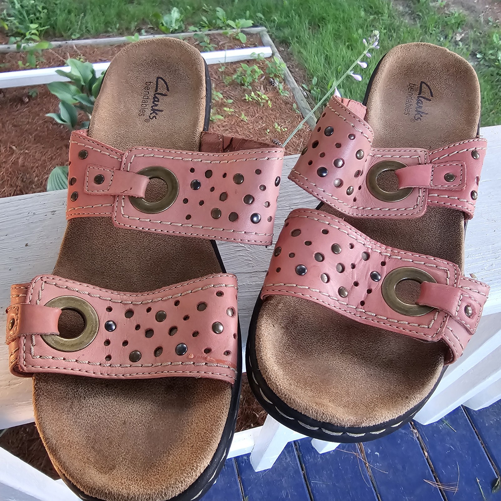 Clarks Bendables Lexi Laurel Womens Slip-On Sandals Size 9.5 M Coral Pink Comfort