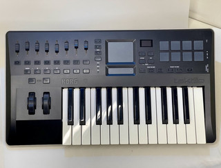 KORG taktile 25 Tasten Keyboard Controller mit Pads Fadern USB 2 Pedal Ports