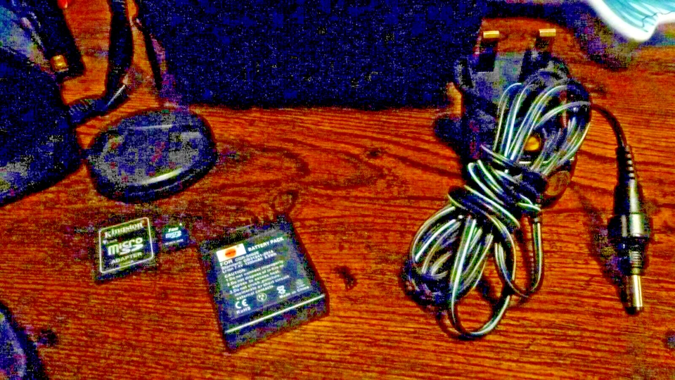 Cámara puente Panasonic Lumix DMC-FZ10 4 MP - con batería y ects G/W/O VER FOTOS Foto 3 de 4