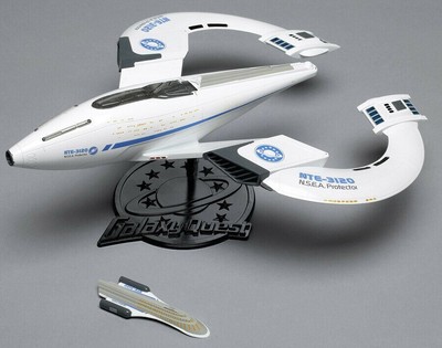 【新品・未開封】ギャラクシー・クエストN.S.E.A. Protector Galaxy Quest NSEA Protector Ship Model Kit 1/1400 SEALED