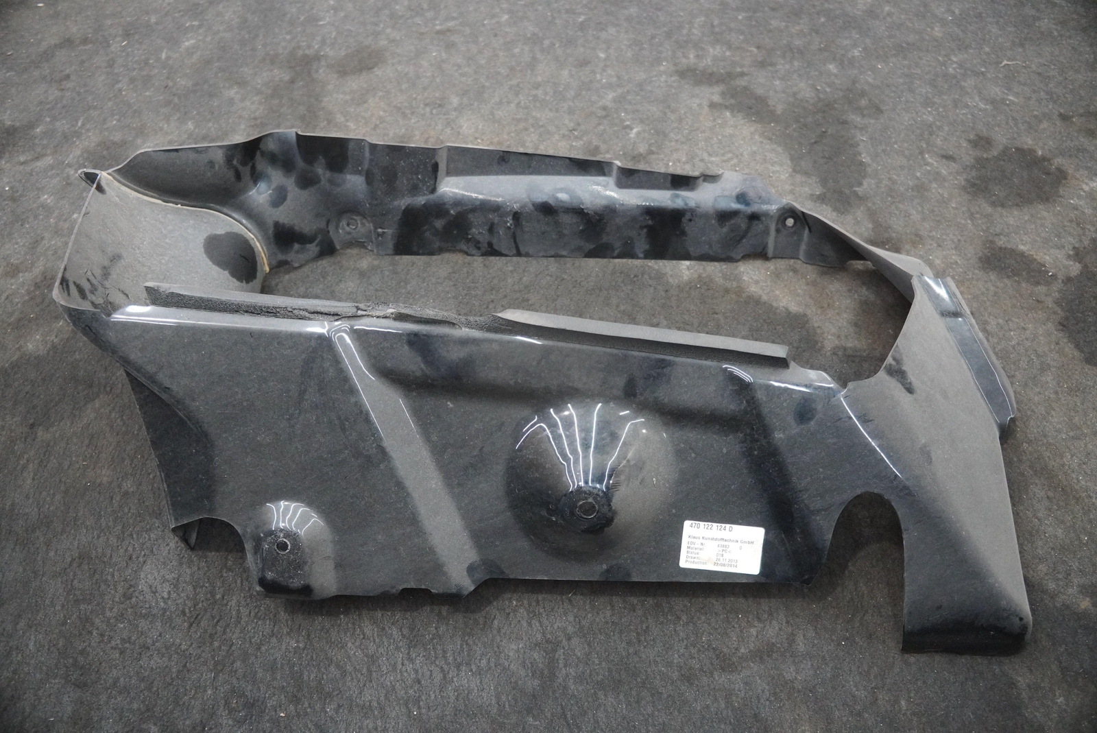 Right Radiator Air Conveyor Duct Inlet 470122124D OEM Lamborghini Aventador 2015