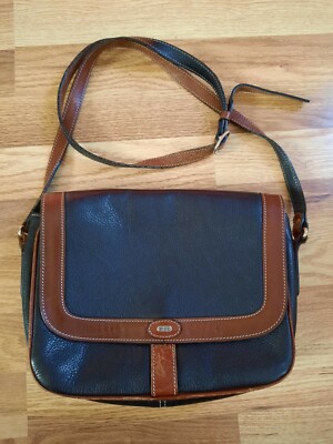 Bally Pebbled Leder Frontklappe klassische Schultertasche schwarz