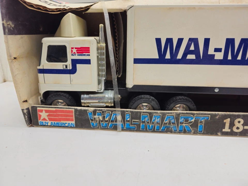Nylint Wal-Mart 18-Wheeler Steel Toy Truck G.M.C. Cab Vintage NIB Made in USA - Image 2 of 4
