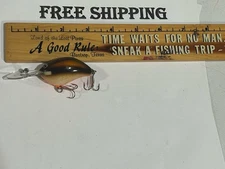 Vintage Bagley Ken Craft DB1 CRANKBAIT GOOD COLOR IN THIS MODEL LURE HR1 HARRY'S