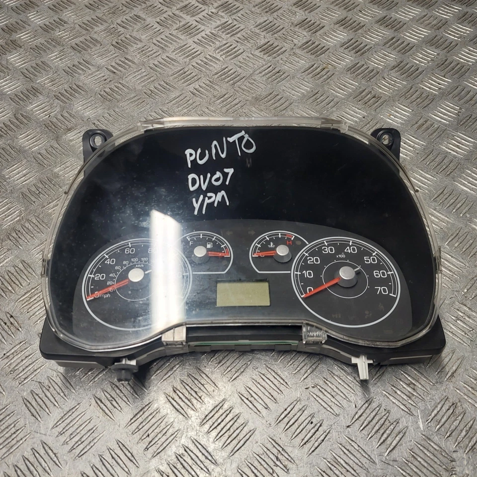 Fiat Grande Punto MK3 2007 1.2 petrol ignition barrel key transponder engine ecu - Image 2 of 4