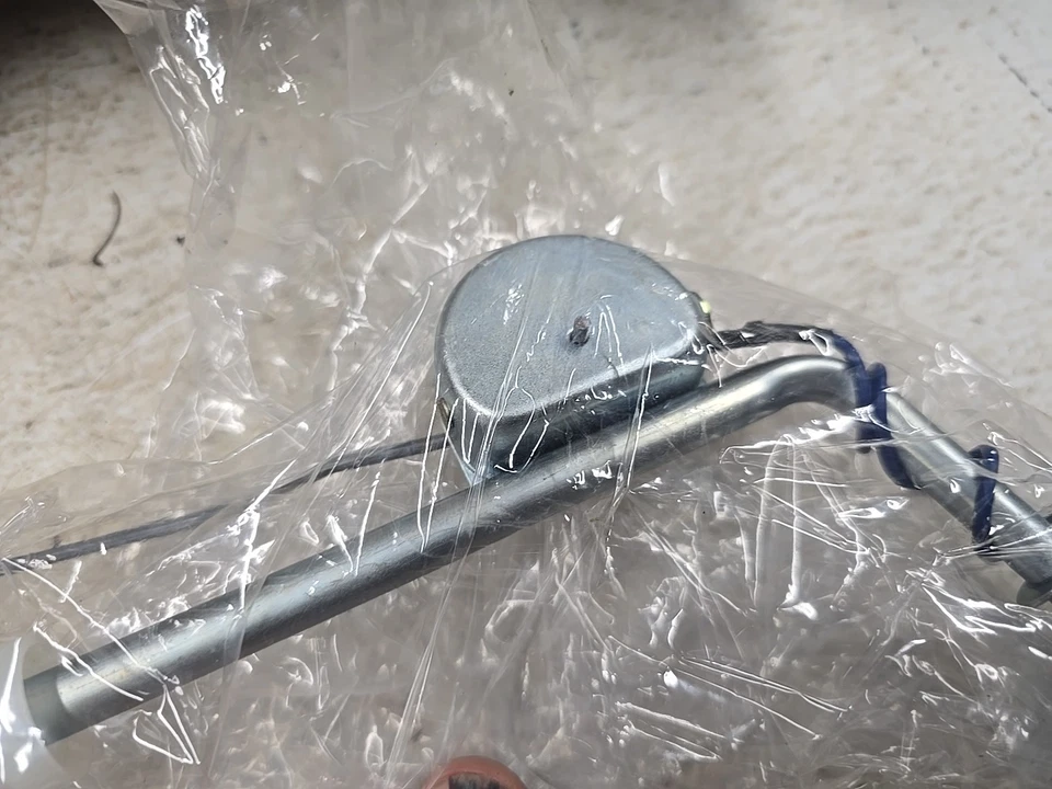 Ford Mustang 1970, Mercury Cougar unidad de envío de combustible FG86C Foto 3 de 4