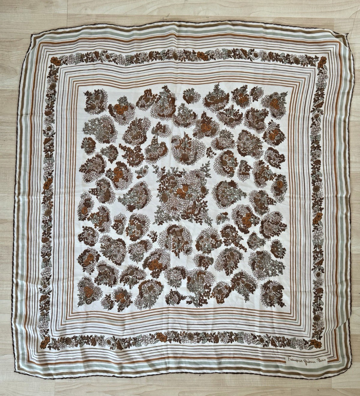 Francoise Guerin Paris Gorgeous Floral Scarf 100% Silk size 33