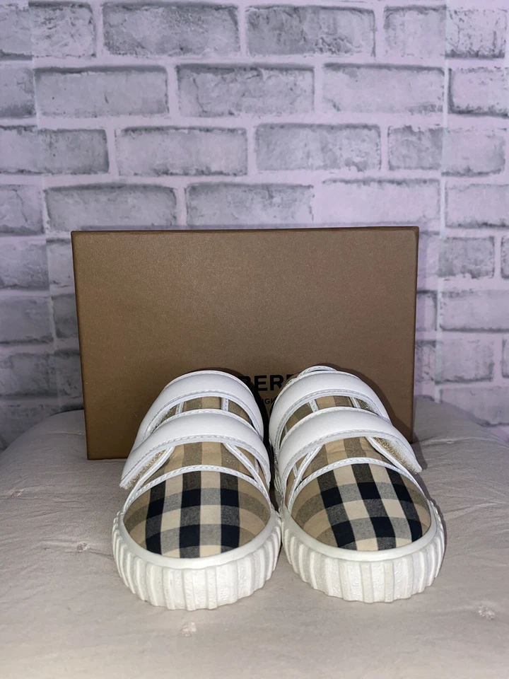 Burberry Baby Shoes 3.5c - Image 2 of 4