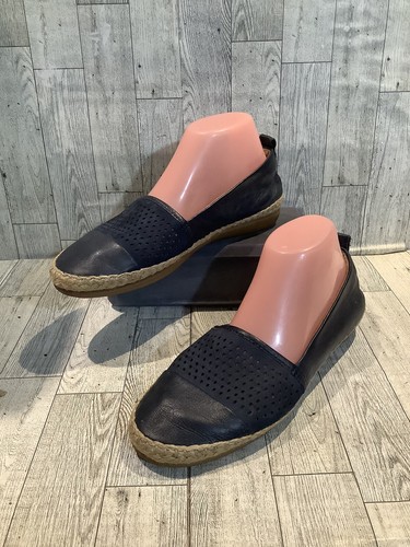 Clarks Artisan Reeney Helen Navy Nubuck Flat Womens 8.5M