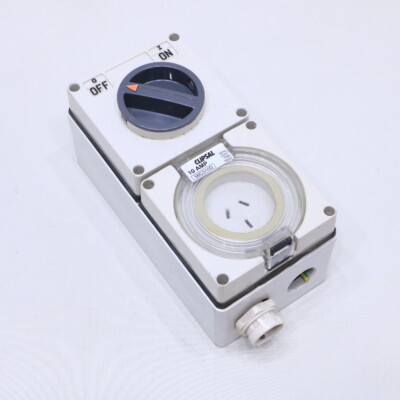 * CLIPSAL 56C310D SWITCHED SOCKET OUTLET 10 AMP 1 POLE 250 VAC