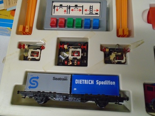 LOT OF (4) SETS OF HO SCALE FALLER TERMINAL CONTAINER TRUCKS TRACK ACCESSORIES - Picture 7 of 14