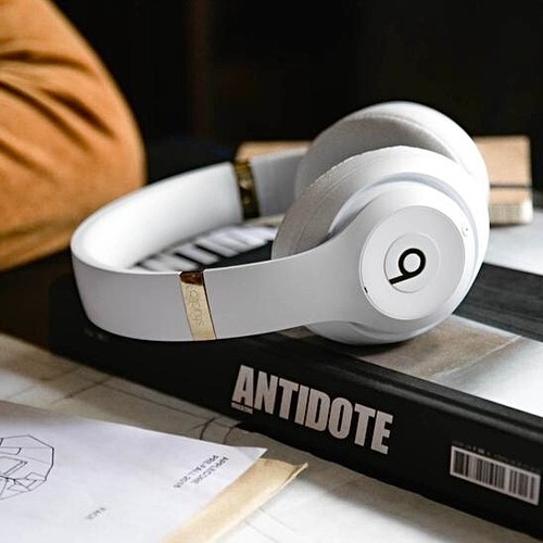 NEW SEALED - Beats Studio3 Wireless Bluetooth Headphones Beats by Dre - White - Picture 3 of 24