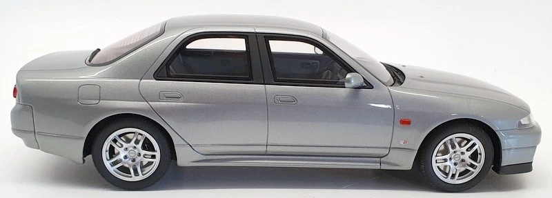 Kyosho 1/18 Scale KSR18041S - Nissan Skyline GT-R 40th Anniversary - Silver - Image 3 of 4