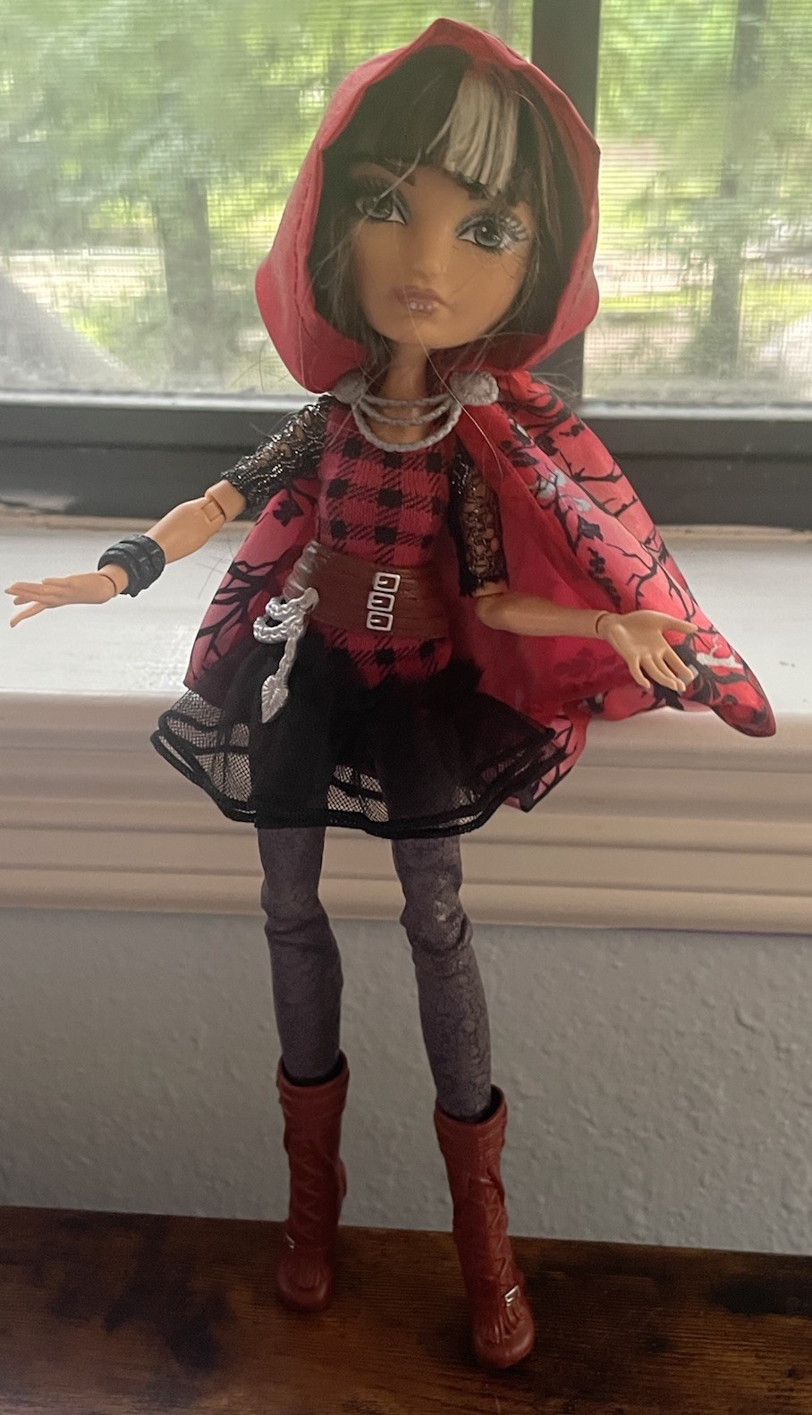 Ever After High First Chapter Cerise Hood doll
