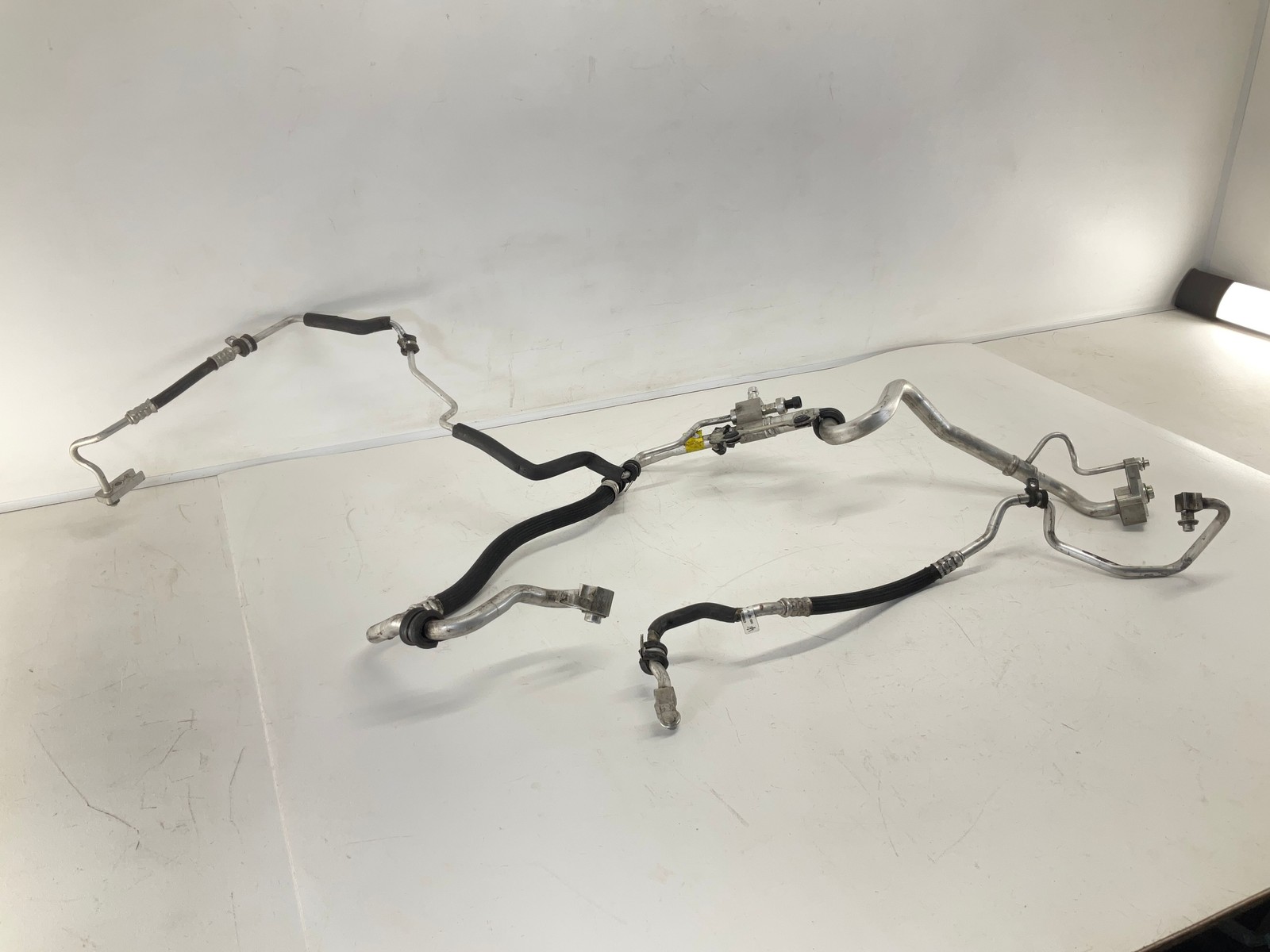14-20 MASERATI Ghibli A/C Air Compressor Pressure Hose Line Pipe