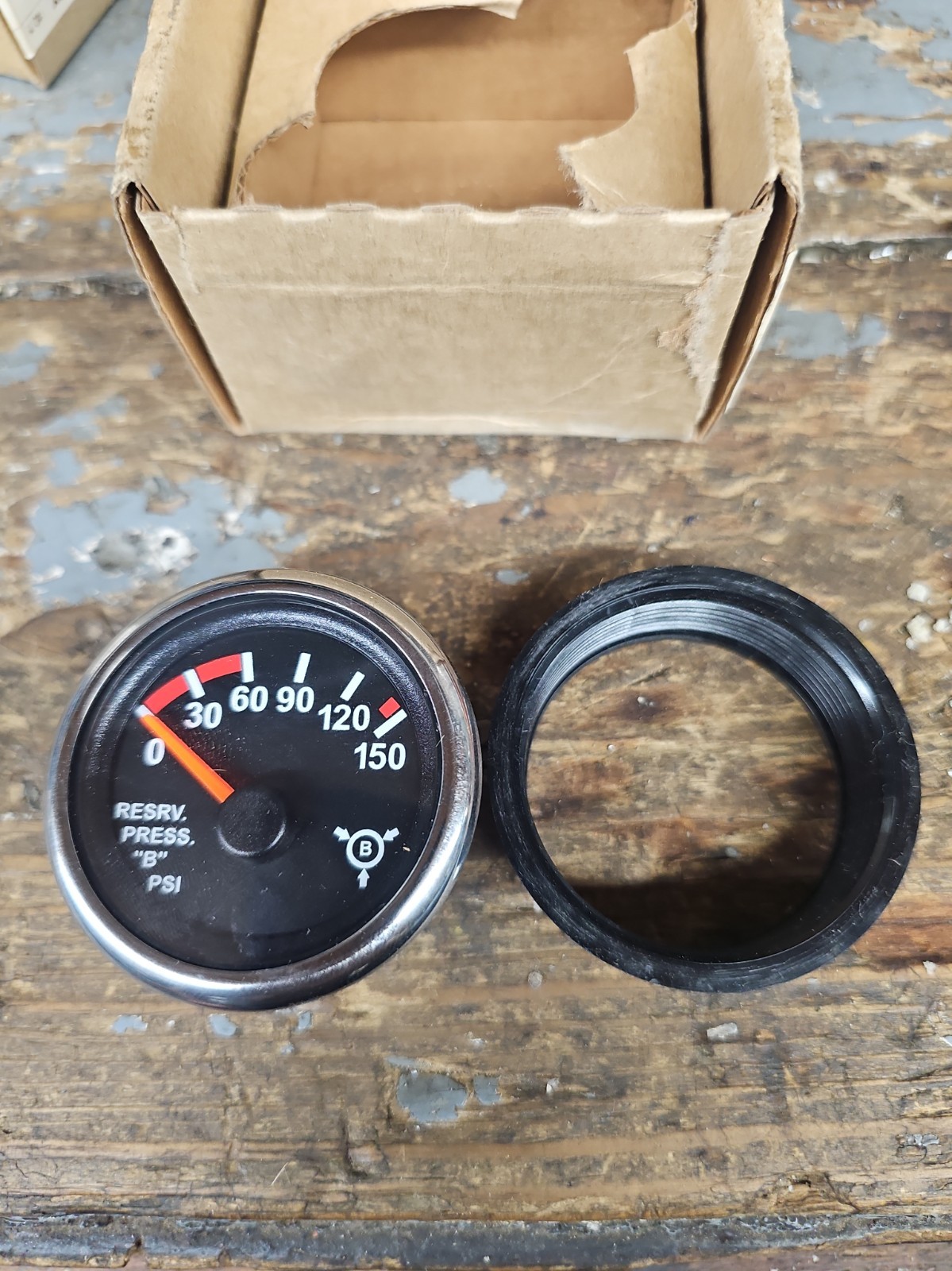 Western Star RESRV. PRESS."B" PSI pressure Gauge 150psi A22-6640-002