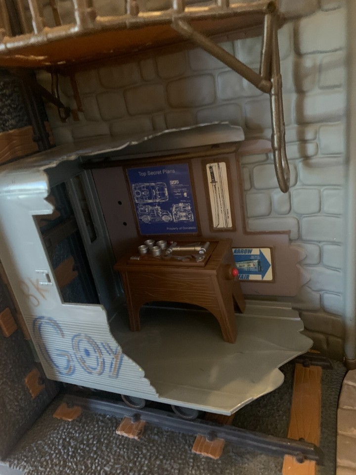 2003 Teenage Mutant Ninja Turtles Lair Playset + Razor Jet + Tracker ...