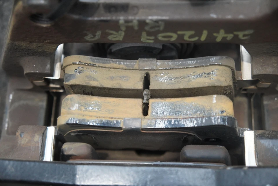 Rear Right Side Brake Caliper & Bracket Black 95B615424G OEM Porsche Macan 2019 - Image 4 of 4