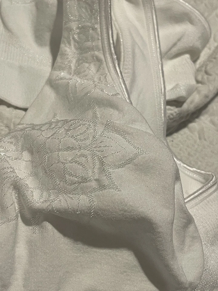 Sujetadores Bali Comfort Revolution talla S (2) sin almohadillas ni cables cierre trasero Foto 4 de 4