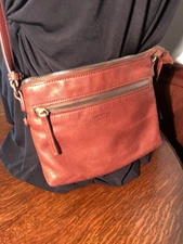 AMERICAN LEATHER CO. SMALL BROWN CROSSBODY - 9” X 7.5” - GENUINE LEATHER