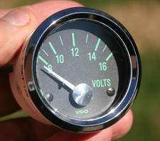 Vdo Green Vintage Voltmeter Volts Gauge - Date Stamped 586