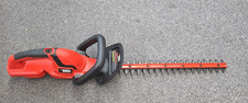 Black and Decker 18V 22" Cordless Hedge Trimmer NHT2218