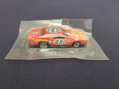 Hot Wheels Hall of Fame #43 Richard Petty '67 Plymouth 1:64 #2/4