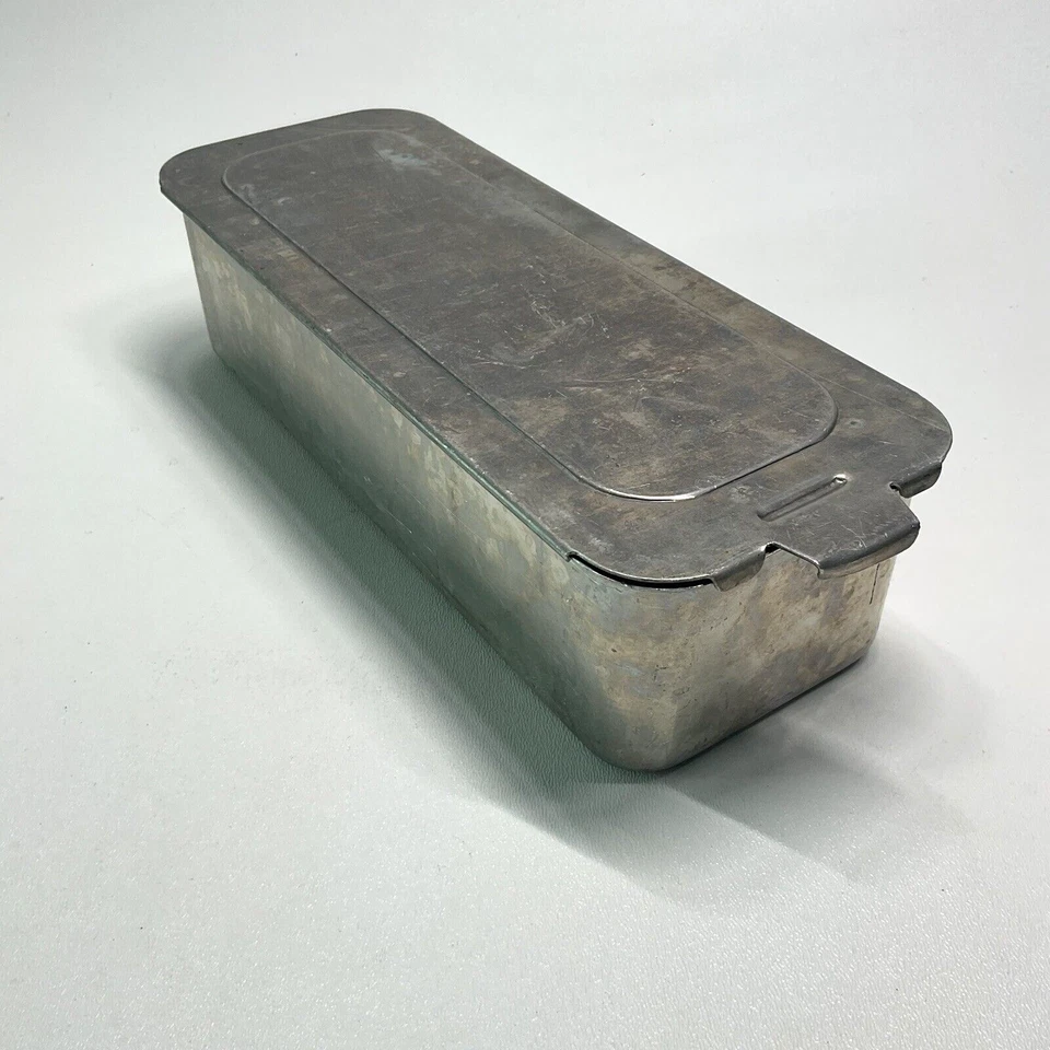 复古 Mirro 5197M 铝面包盘 带滑动盖 10 1/4" x 3 5/8" x 2 5/8.. — 第 2/4 张图片