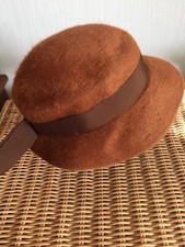 Ancien  chapeau femme FLECHET PARIS   feutre marron /rouille :  55 cm