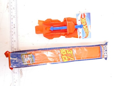 MATTEL Hot Wheels 3FT 30+CM of track & Launcher Race Track. New!