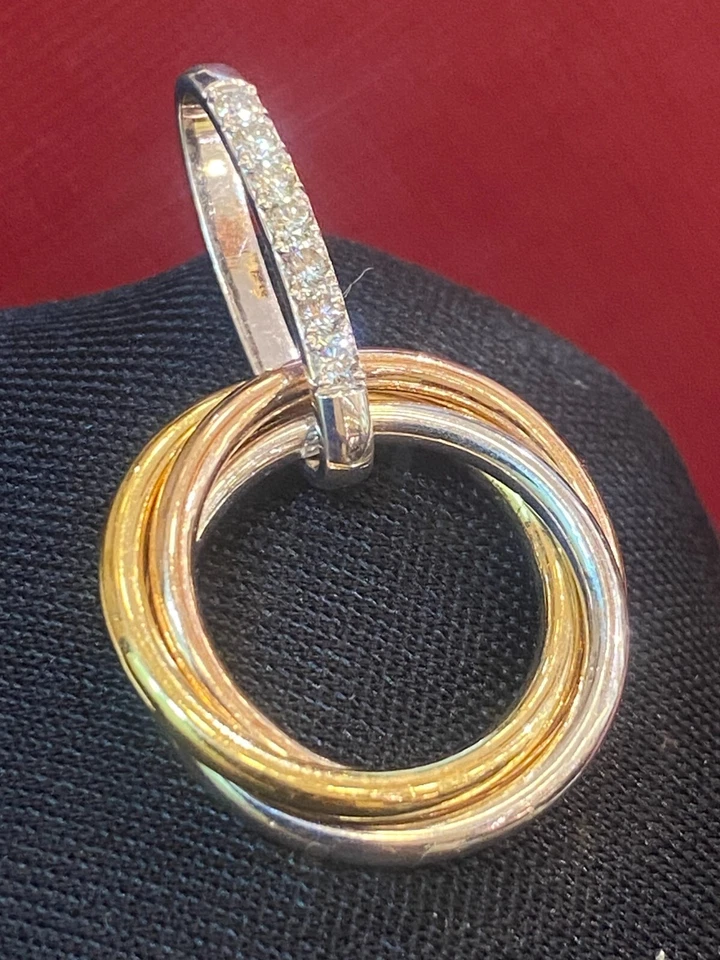 Colgante Trinidad Diamantes Naturales Corte Brillante Redondo Pavé 0.32 Cts en Oro 14K Foto 2 de 4