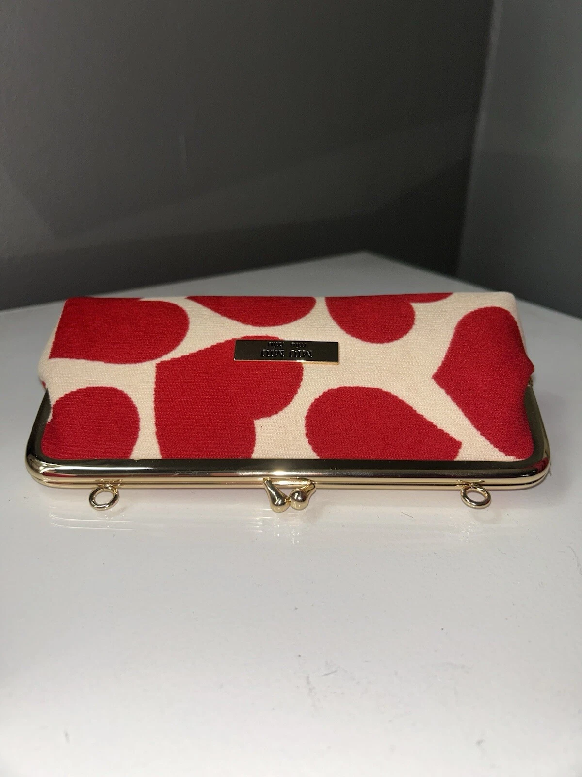 Pochette pochette Miu Miu cuore rosso con catena oro Nuova con scatola