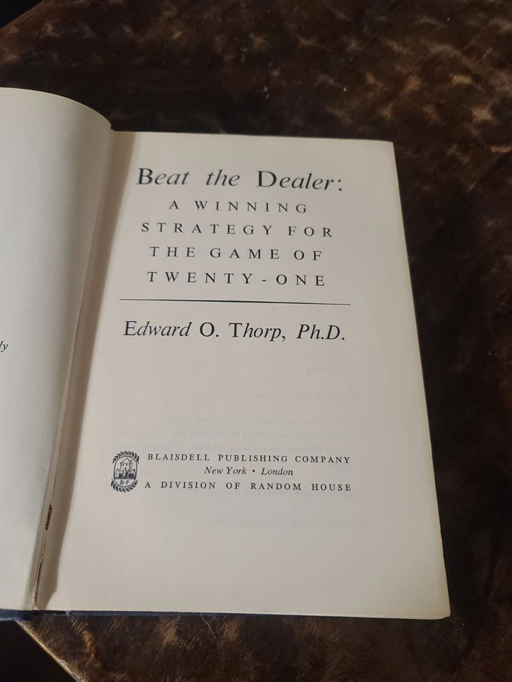 Beat The Dealer By Edward Thorp 1962 Second Printing With Cards Foto 4 de 4