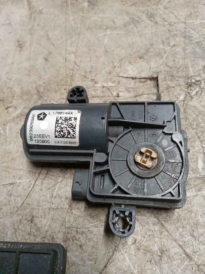 X2 2015 2023 DODGE CHALLENGER SRT HELLCAT OEM ACTIVE EXHAUST VALVE