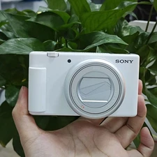 Near Mint Sony ZV-1 II Digital Camera (White) ZV1M2/W With Charger & Battery