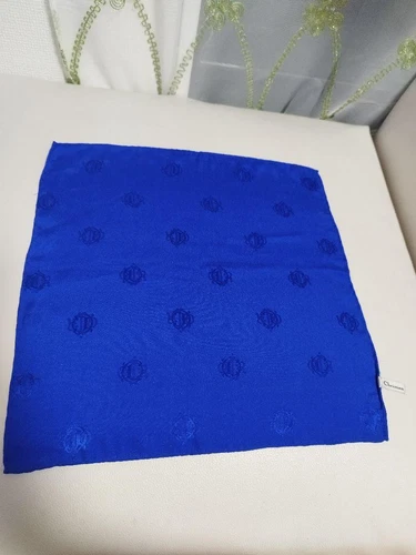 Authentique écharpe Christian Dior 100% soie motif logo toutes saisons du Japon